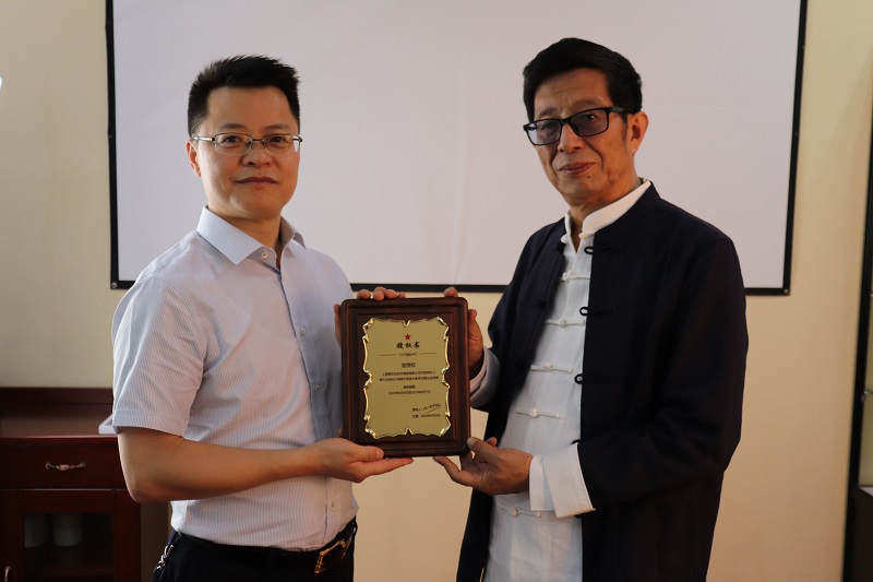 著名钱币设计大师白文均为黑石纪念币首席指导设计师